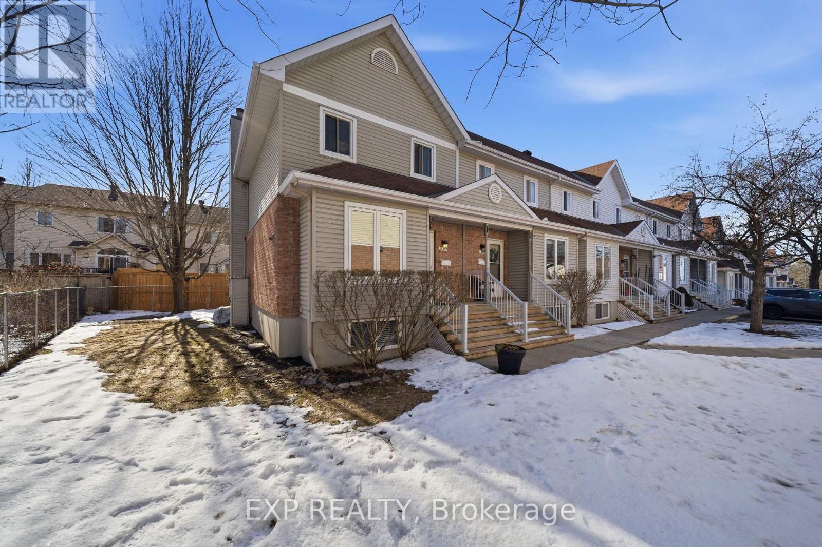 1832 Loranger Court, Ottawa, Ontario  K1C 7H6 - Photo 3 - X12940912