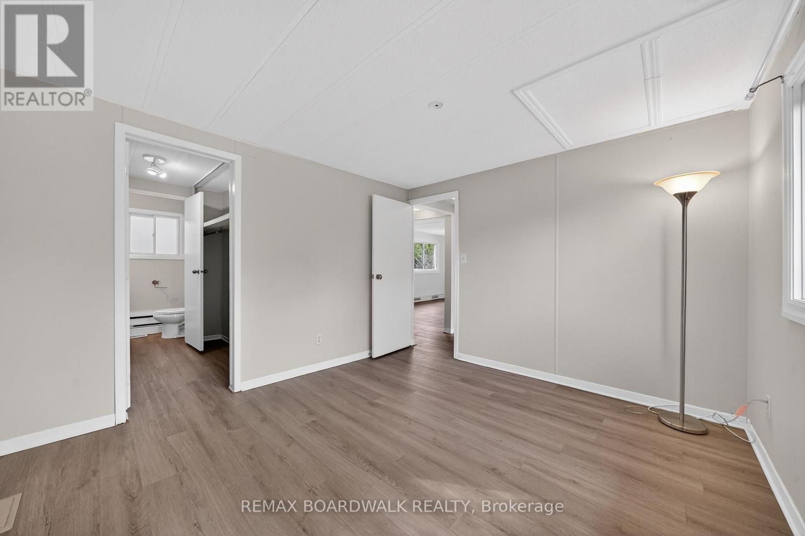 10 Fringewood Drive, Ottawa, Ontario  K2S 1T1 - Photo 18 - X12940950