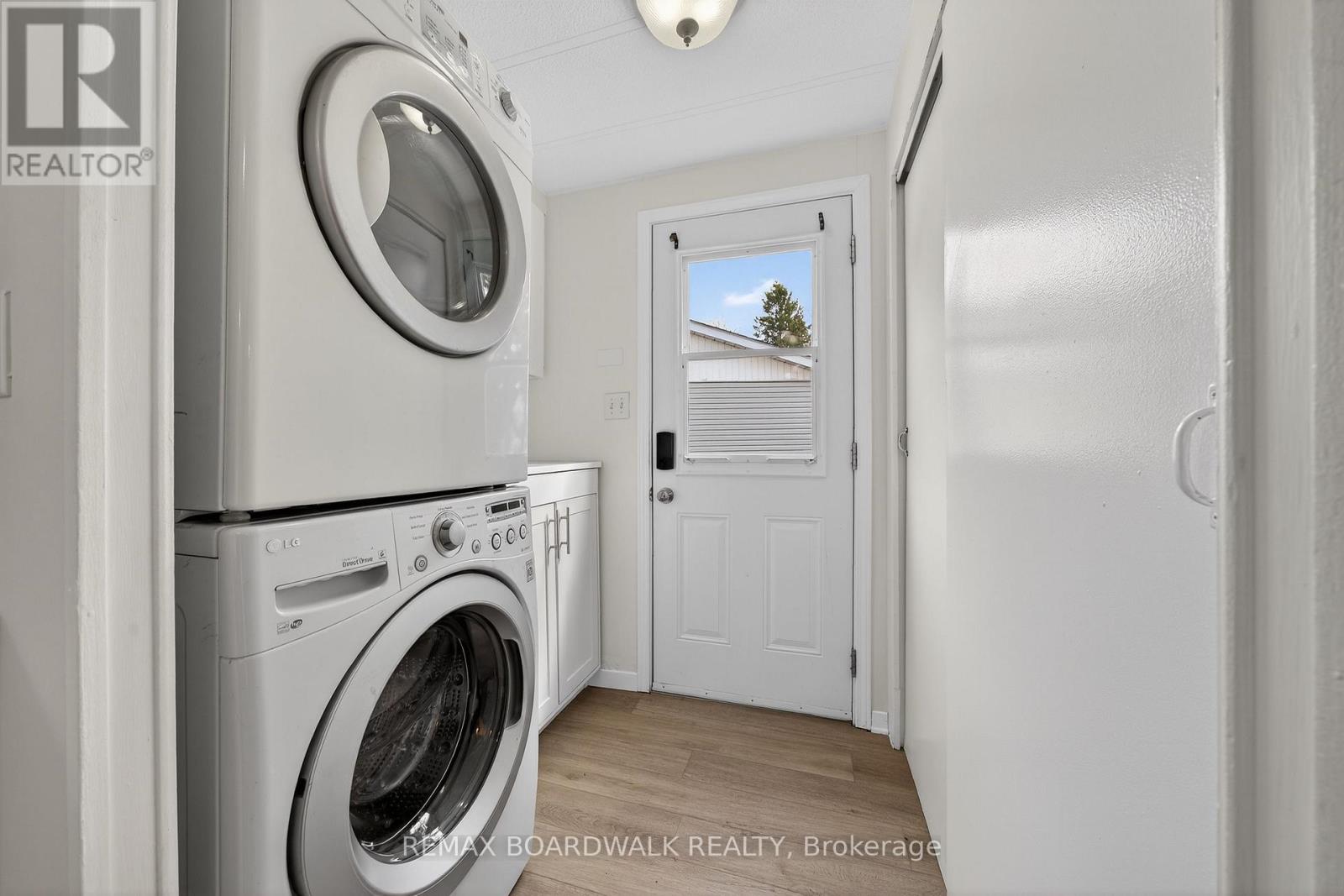 10 Fringewood Drive, Ottawa, Ontario  K2S 1T1 - Photo 23 - X12940950