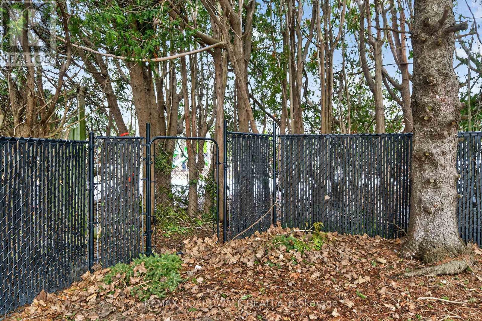 10 Fringewood Drive, Ottawa, Ontario  K2S 1T1 - Photo 29 - X12940950