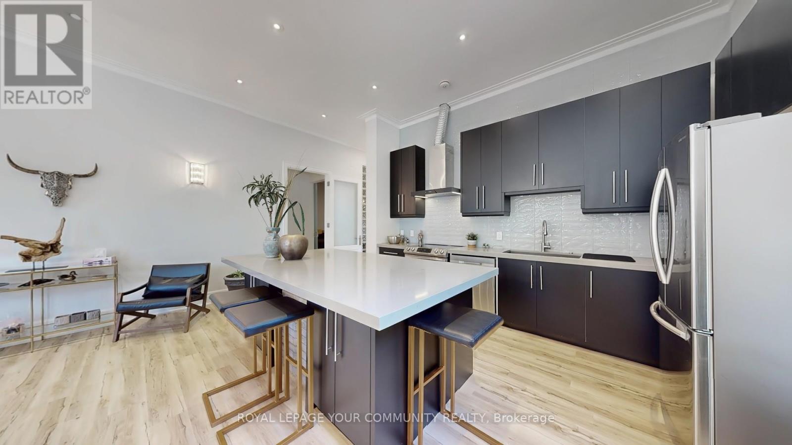 42 Somerville Street, Whitchurch-Stouffville, Ontario  L4A 1G6 - Photo 4 - N12436986