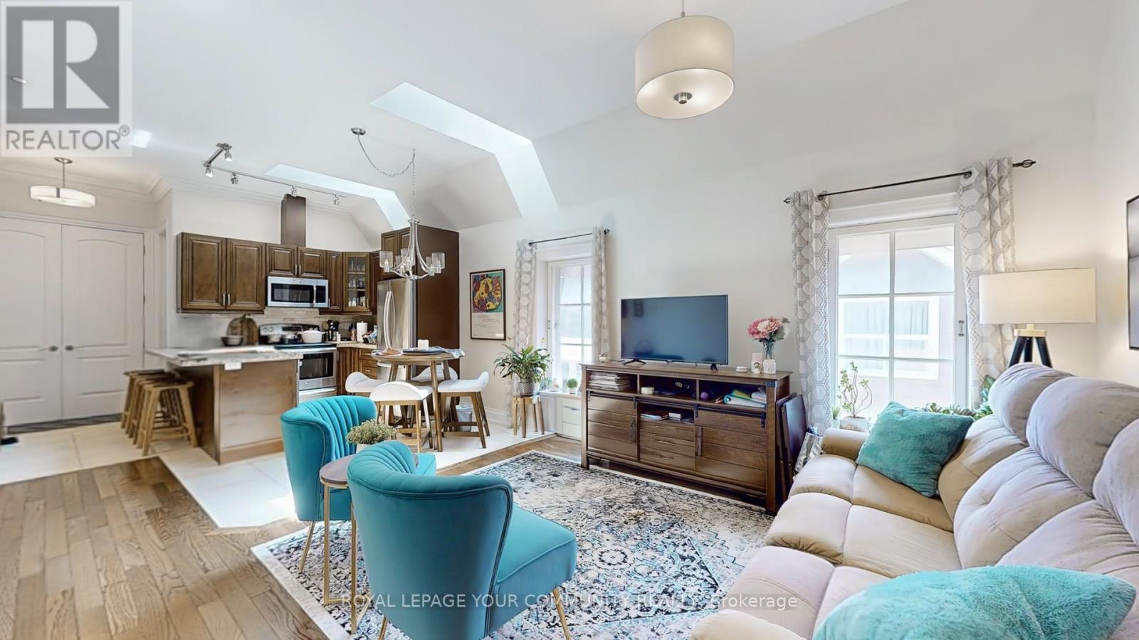 42 Somerville Street, Whitchurch-Stouffville, Ontario  L4A 1G6 - Photo 12 - N12437375