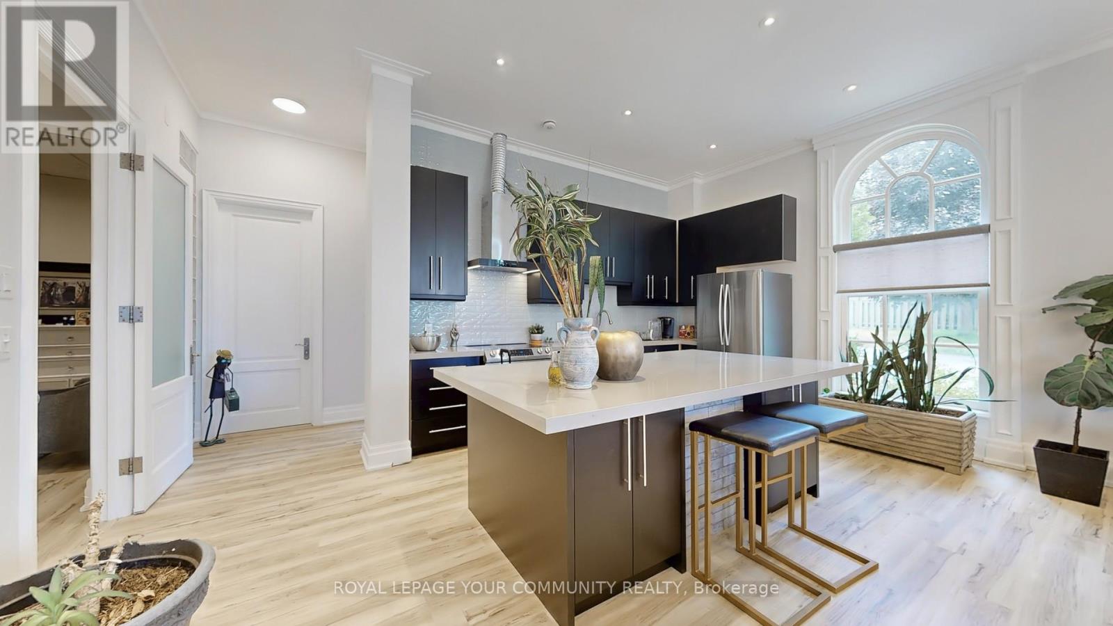 42 Somerville Street, Whitchurch-Stouffville, Ontario  L4A 1G6 - Photo 4 - N12508068