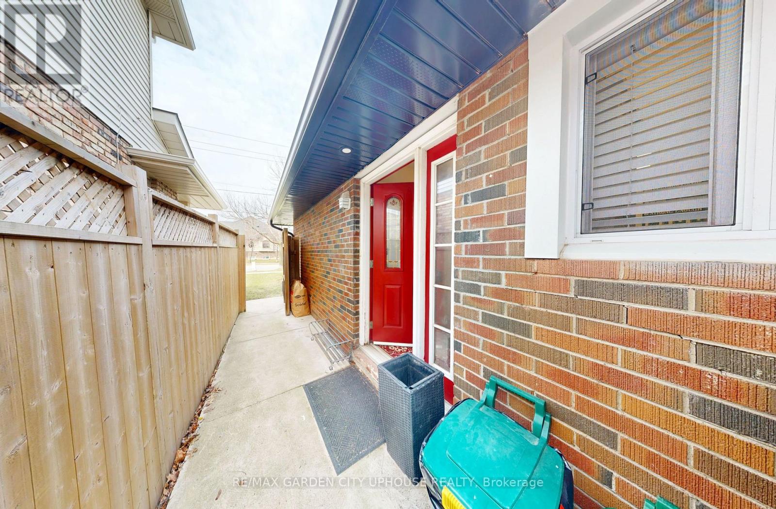 190 First Street Louth Street, St. Catharines, Ontario  L2S 0A6 - Photo 10 - X12940976