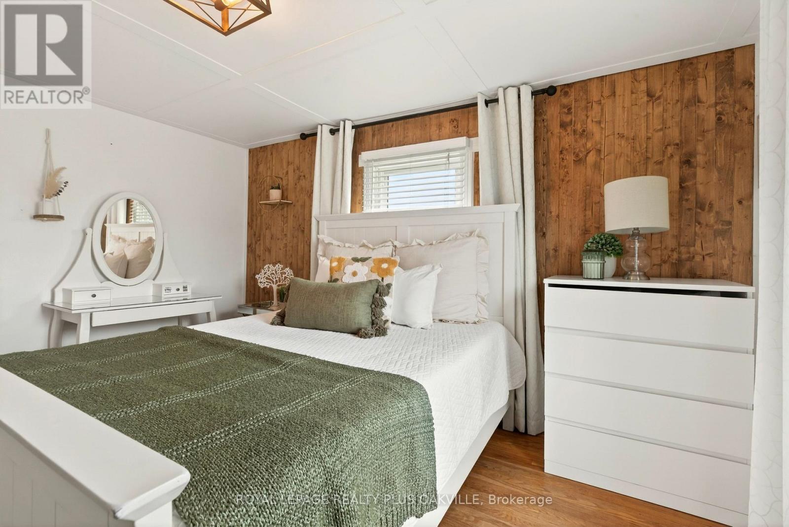 381 Elizabeth Street, Grimsby, Ontario  L3M 3K6 - Photo 36 - X12848798