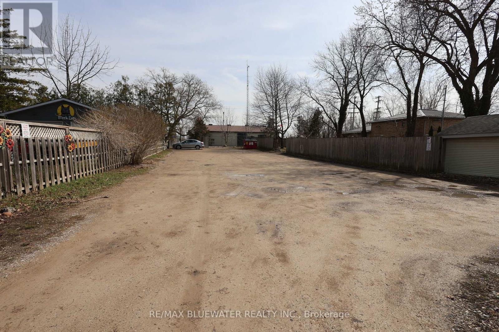 16 -18 Ontario Street N, Lambton Shores, Ontario  N0M 1T0 - Photo 13 - X12714450