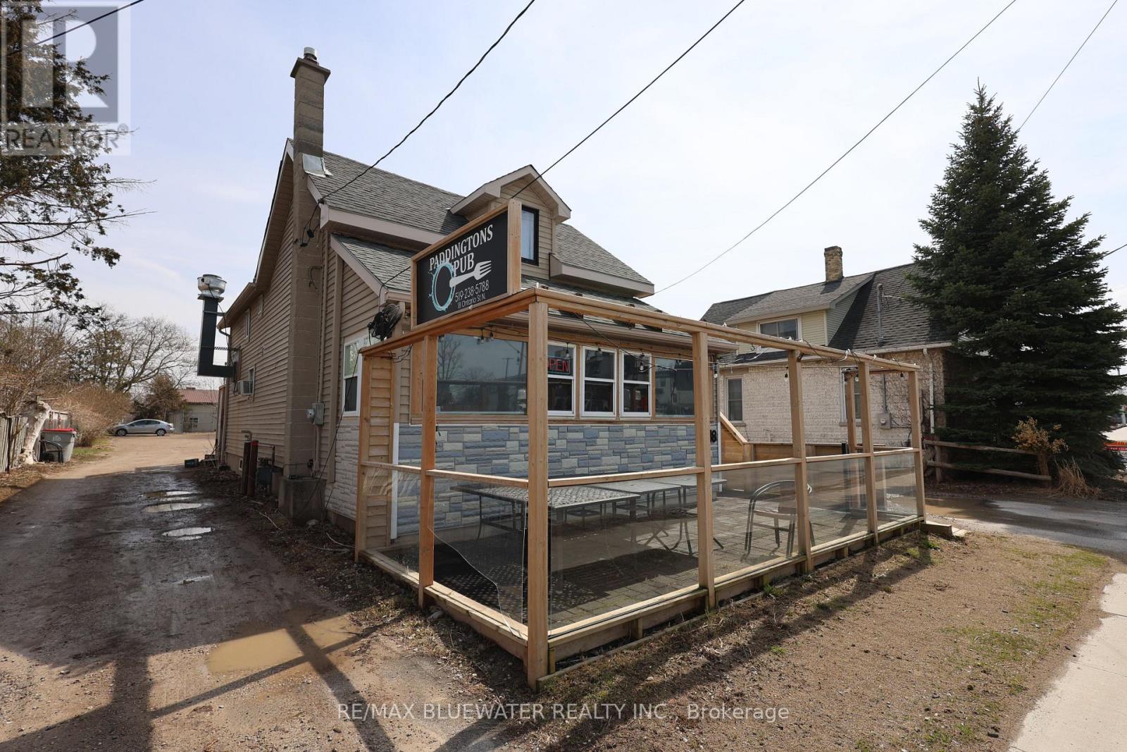 16 -18 Ontario Street N, Lambton Shores, Ontario  N0M 1T0 - Photo 14 - X12714450