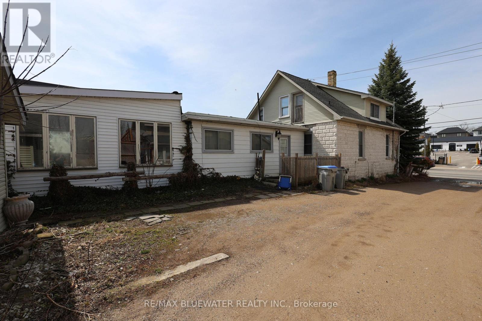 16 -18 Ontario Street N, Lambton Shores, Ontario  N0M 1T0 - Photo 27 - X12714450