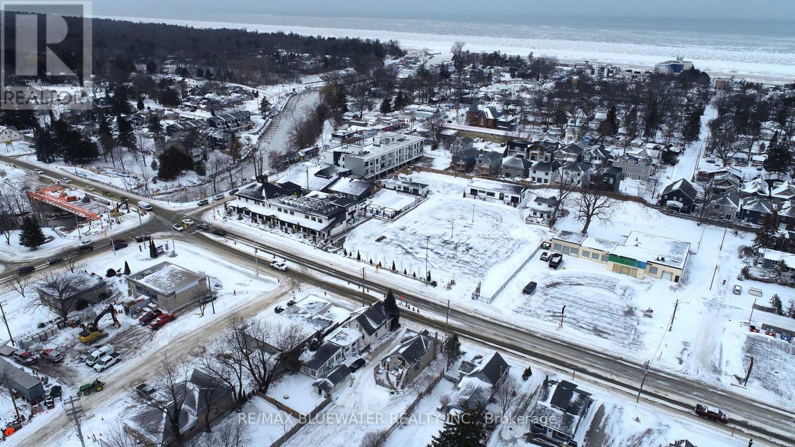 16 -18 Ontario Street N, Lambton Shores, Ontario  N0M 1T0 - Photo 4 - X12714450