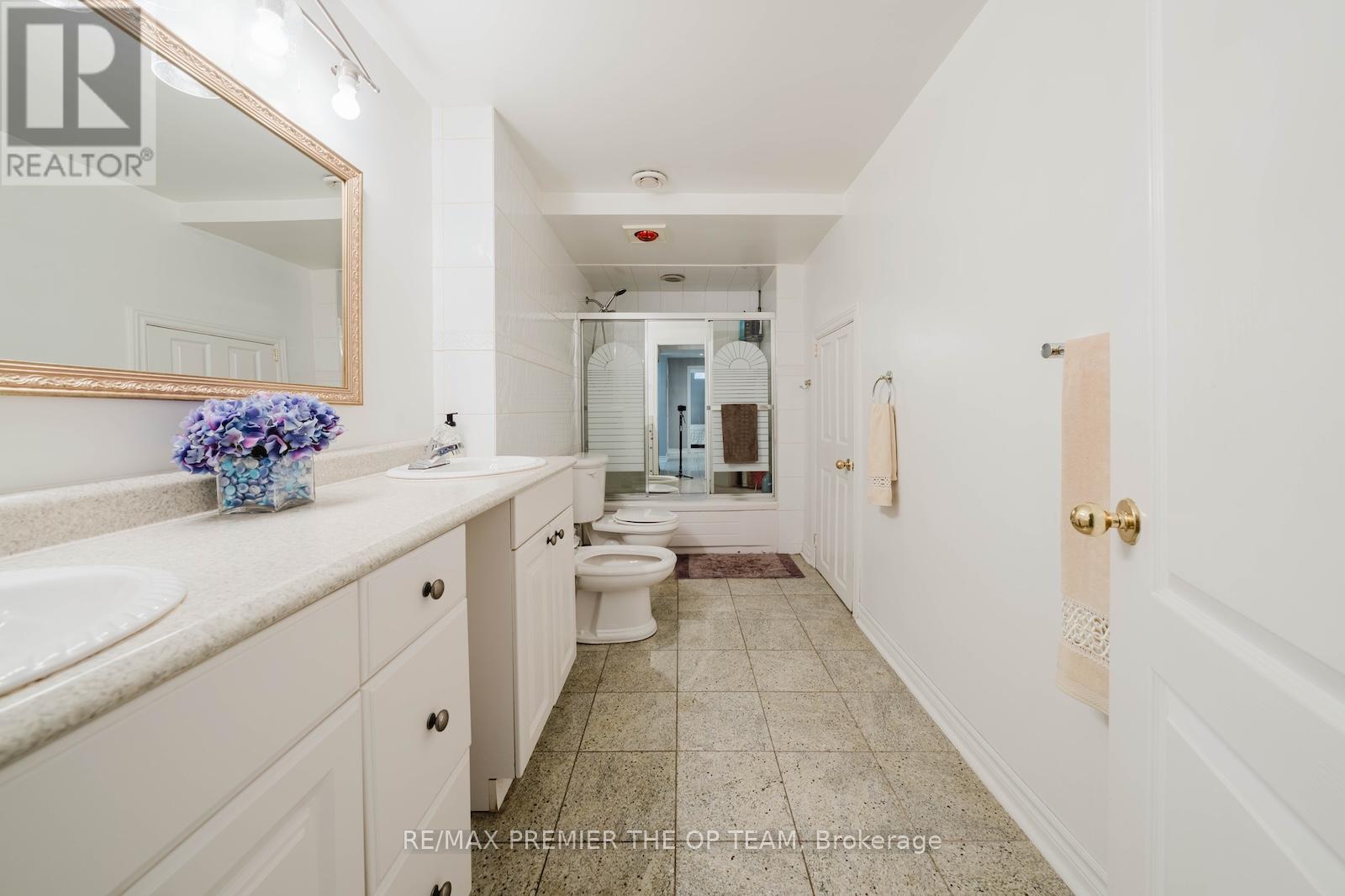 16 St Michele Place, Vaughan, Ontario  L4H 1H3 - Photo 36 - N12940898