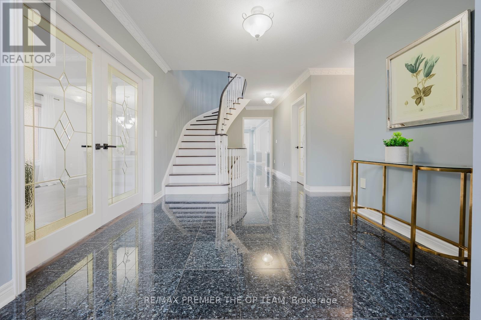 16 St Michele Place, Vaughan, Ontario  L4H 1H3 - Photo 8 - N12940898