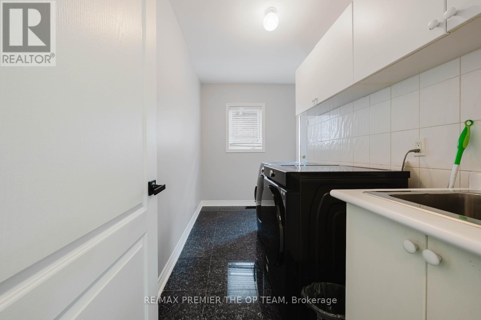 16 St Michele Place, Vaughan, Ontario  L4H 1H3 - Photo 9 - N12940898