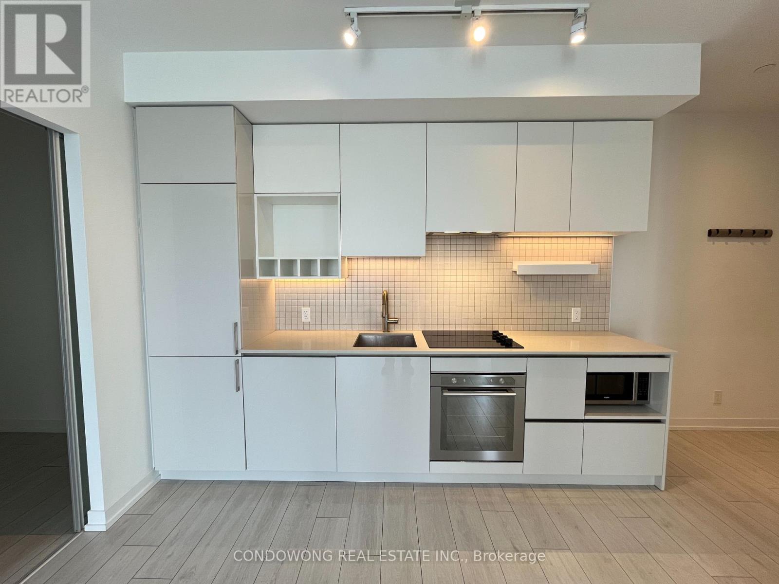 2312 - 898 PORTAGE PARKWAY, Vaughan, Ontario