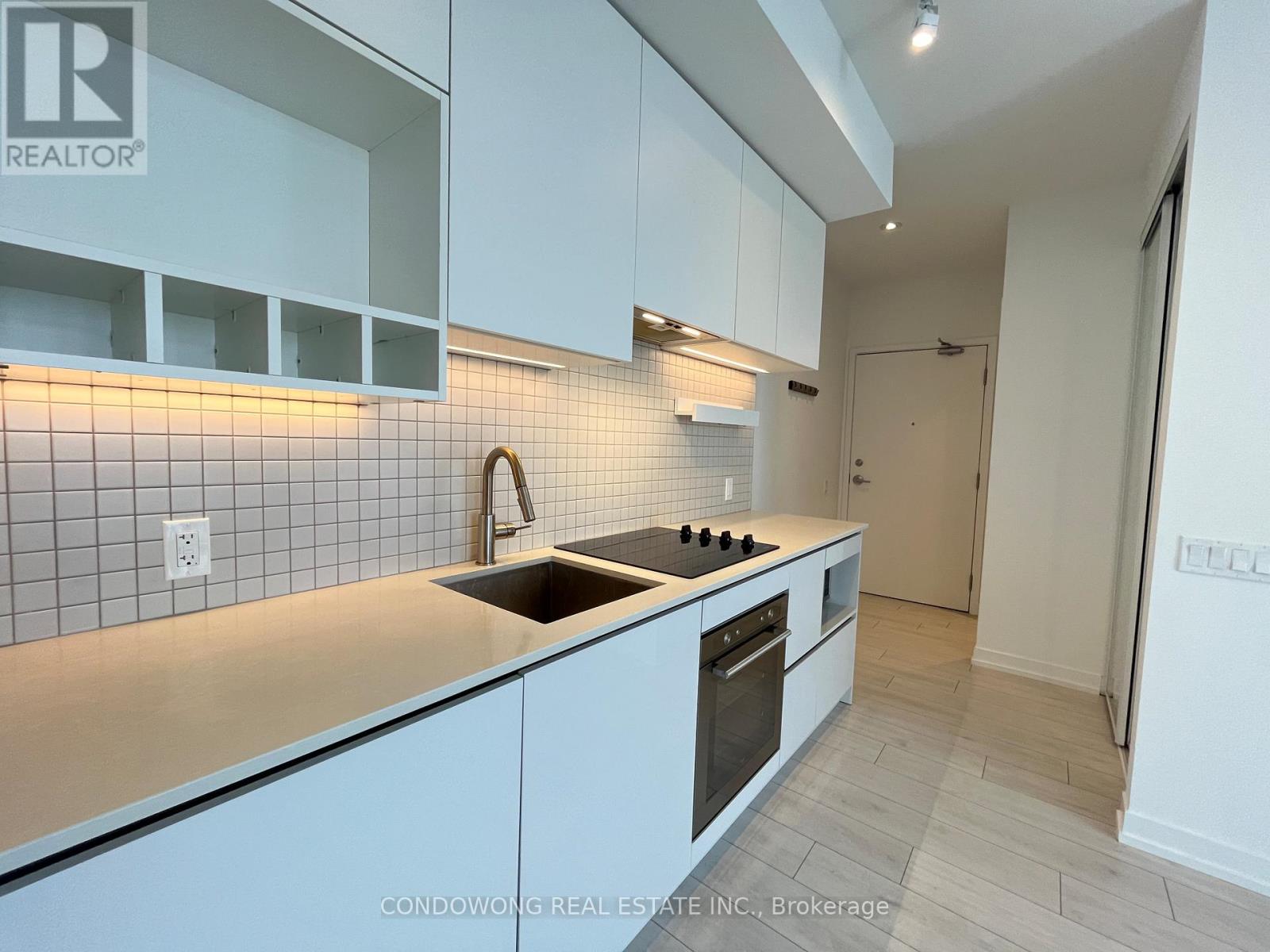 2312 - 898 Portage Parkway, Vaughan, Ontario  L4K 0J6 - Photo 2 - N12940994