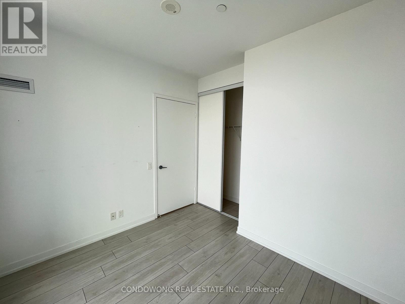 2312 - 898 Portage Parkway, Vaughan, Ontario  L4K 0J6 - Photo 4 - N12940994