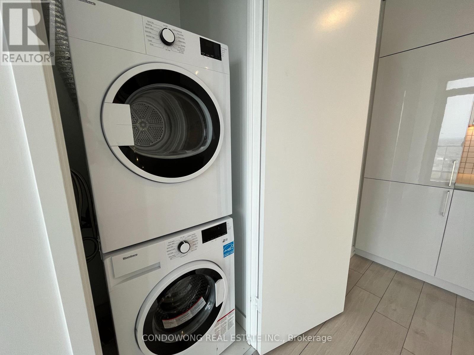 2312 - 898 Portage Parkway, Vaughan, Ontario  L4K 0J6 - Photo 9 - N12940994