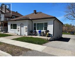 40 PENETANG STREET, Barrie, Ontario