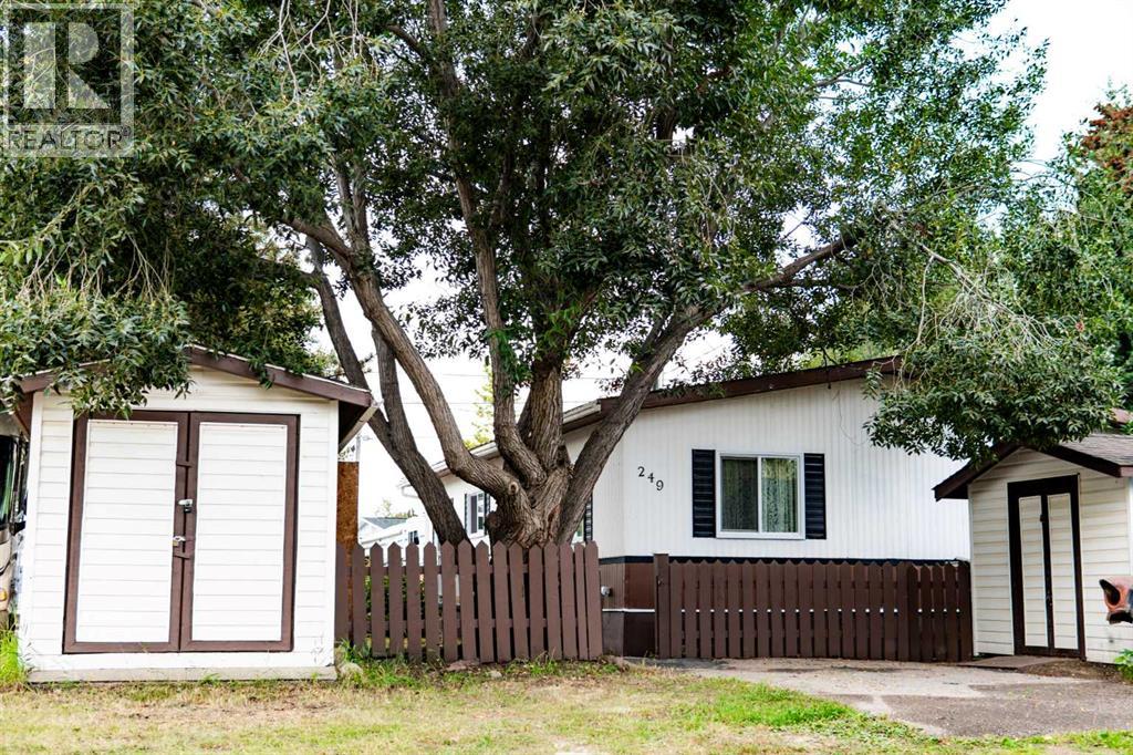 249, 133 Jarvis Street, Hinton, Alberta  T7V 1R6 - Photo 1 - A2259487