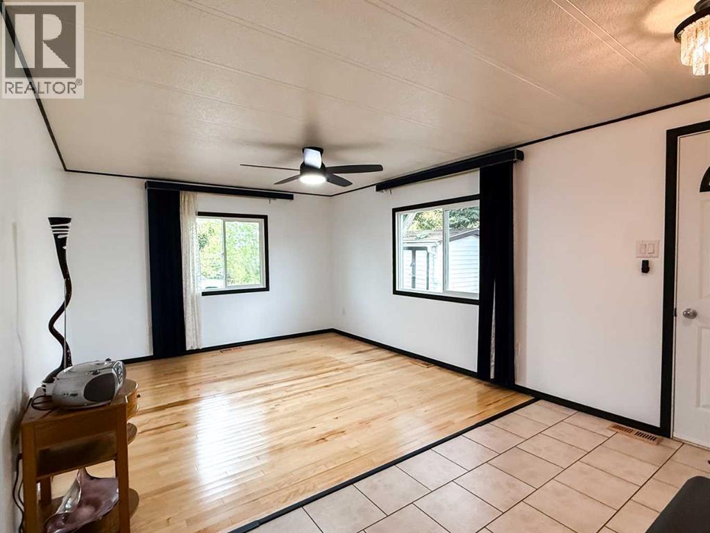 249, 133 Jarvis Street, Hinton, Alberta  T7V 1R6 - Photo 2 - A2259487