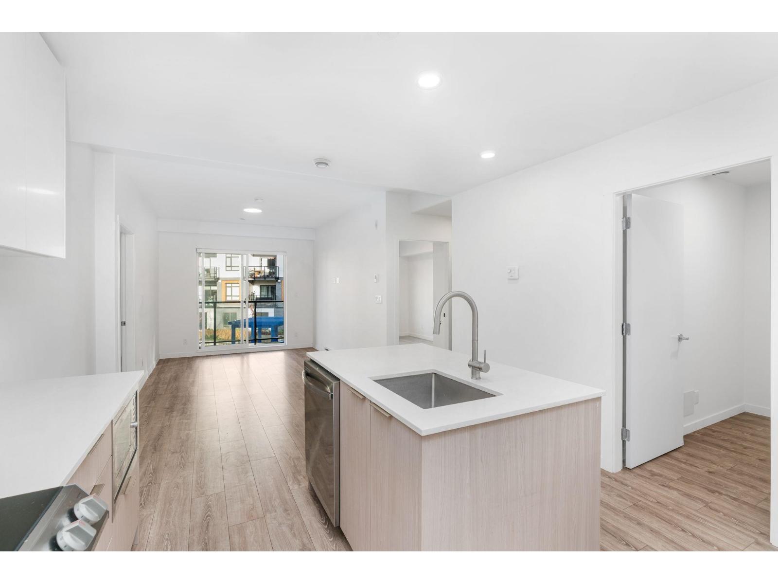 209 13969 96 Avenue, Surrey, British Columbia  V3T 4M2 - Photo 4 - R3104382