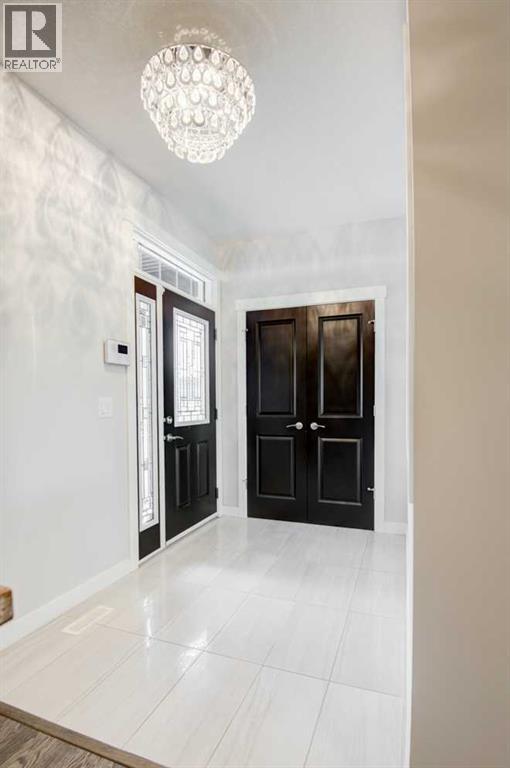 53 Sherwood Square NW, Calgary, Alberta  T3R 0R9 - Photo 5 - A2291466