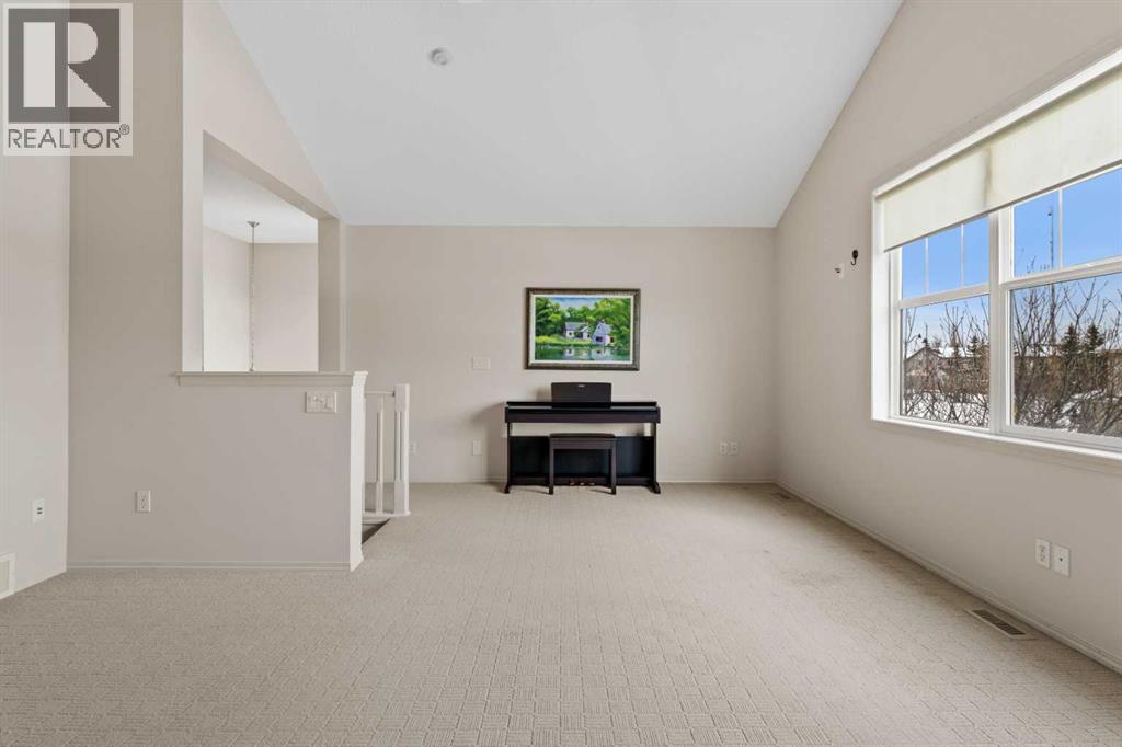 98 Cougarstone Close SW, Calgary, Alberta  T3H 5W3 - Photo 18 - A2292774