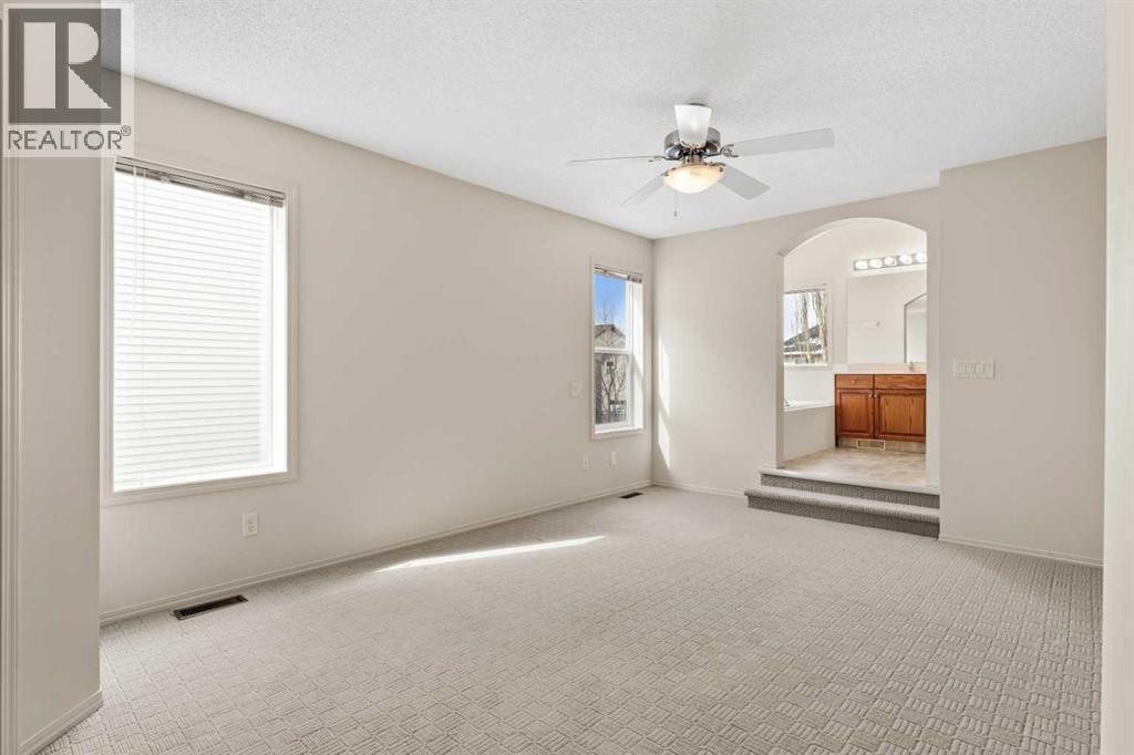 98 Cougarstone Close SW, Calgary, Alberta  T3H 5W3 - Photo 19 - A2292774