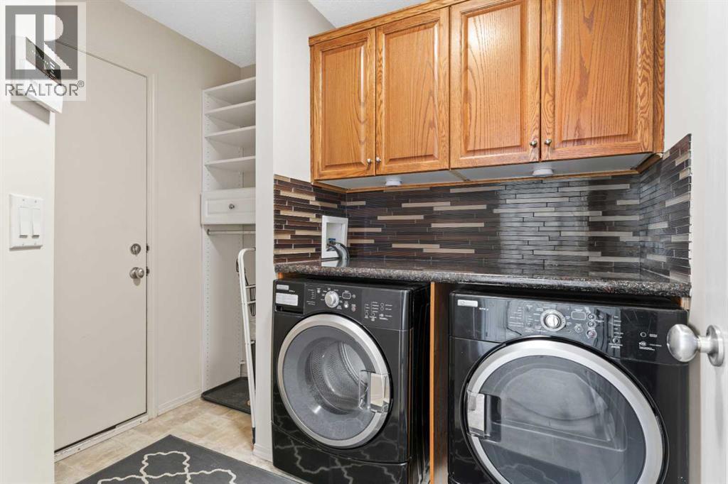 98 Cougarstone Close SW, Calgary, Alberta  T3H 5W3 - Photo 14 - A2292774