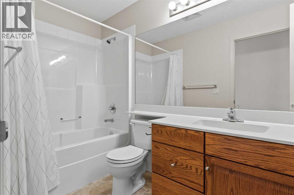 98 Cougarstone Close SW, Calgary, Alberta  T3H 5W3 - Photo 29 - A2292774