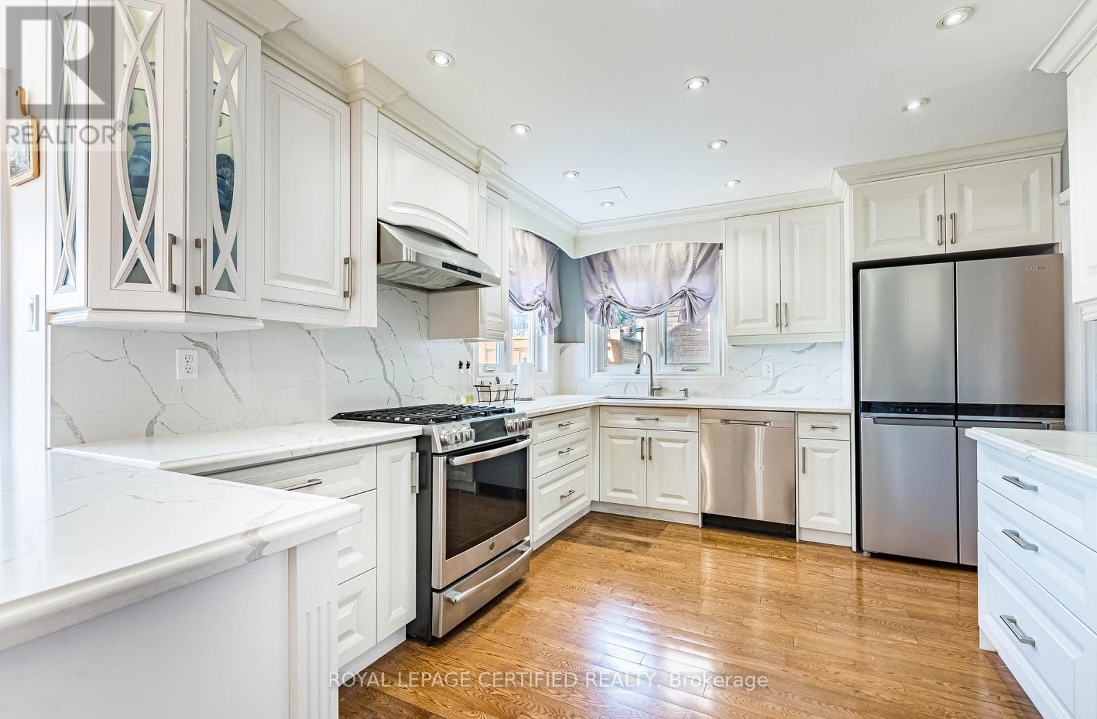 48 FERNBROOK CRESCENT, Brampton, Ontario