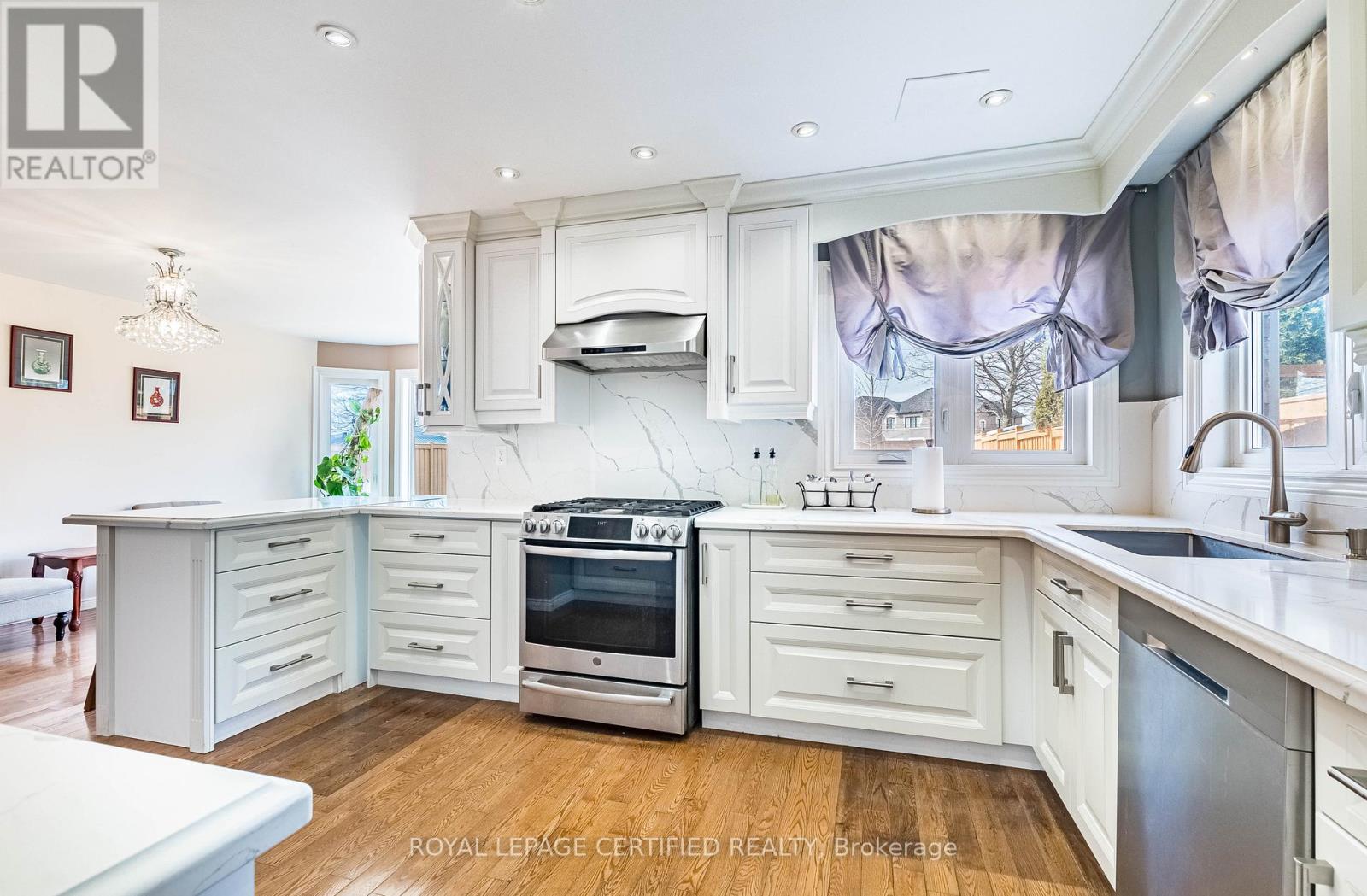 48 Fernbrook Crescent, Brampton, Ontario  L6Z 3P1 - Photo 13 - W12940910