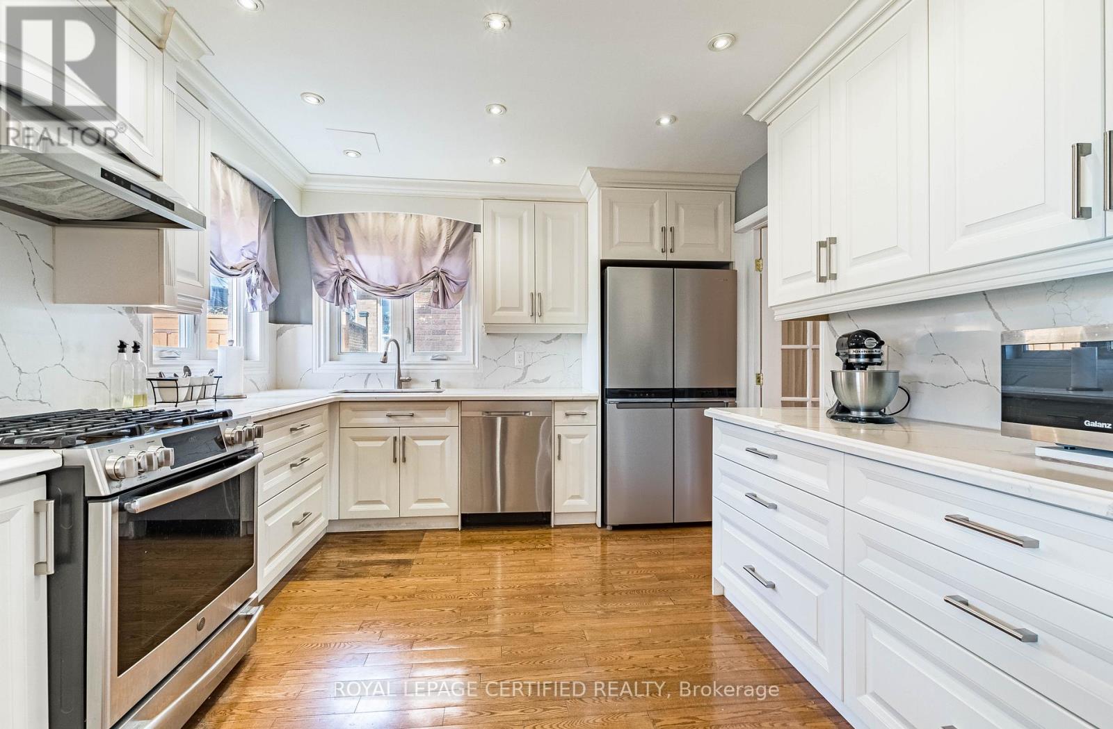 48 Fernbrook Crescent, Brampton, Ontario  L6Z 3P1 - Photo 14 - W12940910