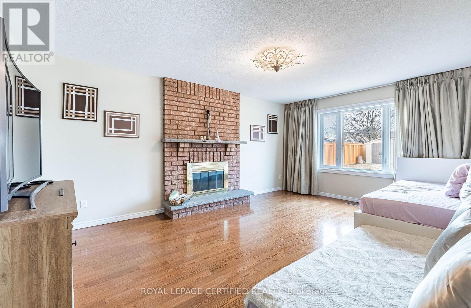 48 Fernbrook Crescent, Brampton, Ontario  L6Z 3P1 - Photo 15 - W12940910