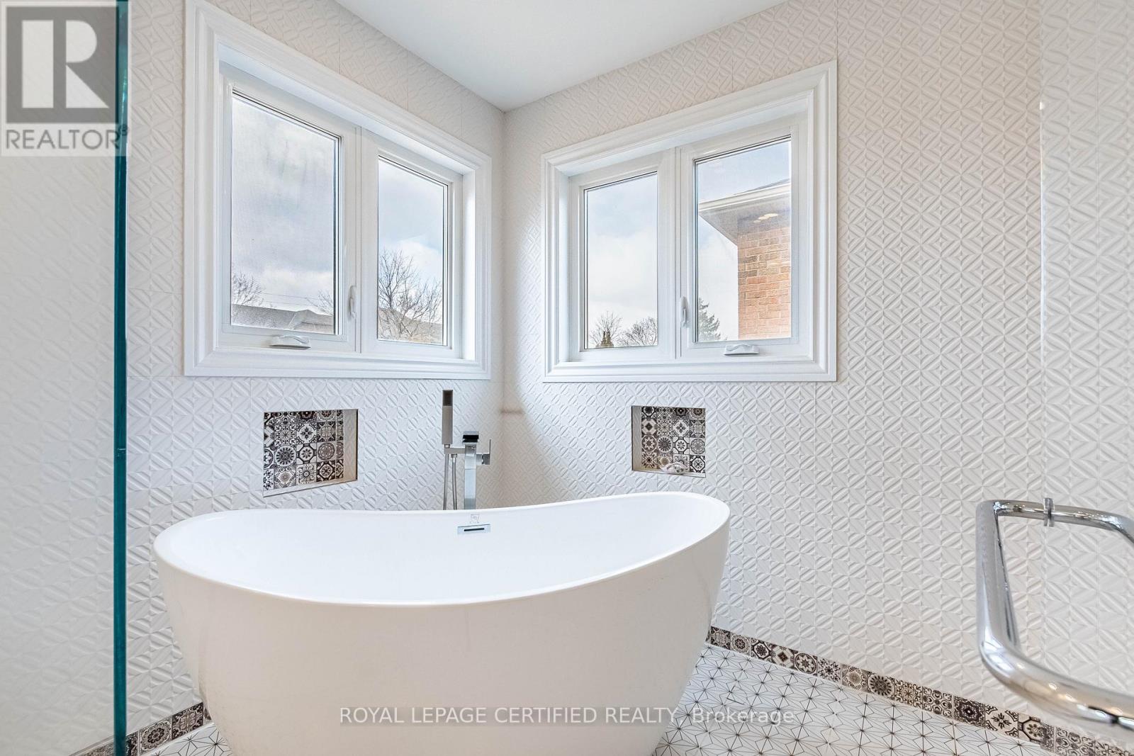 48 Fernbrook Crescent, Brampton, Ontario  L6Z 3P1 - Photo 27 - W12940910