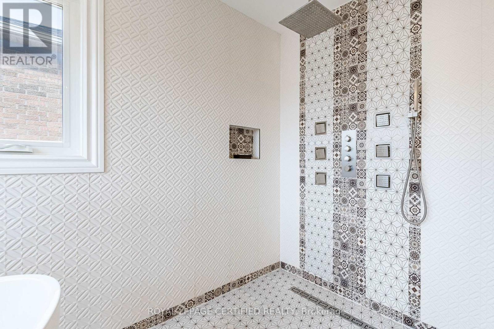 48 Fernbrook Crescent, Brampton, Ontario  L6Z 3P1 - Photo 29 - W12940910