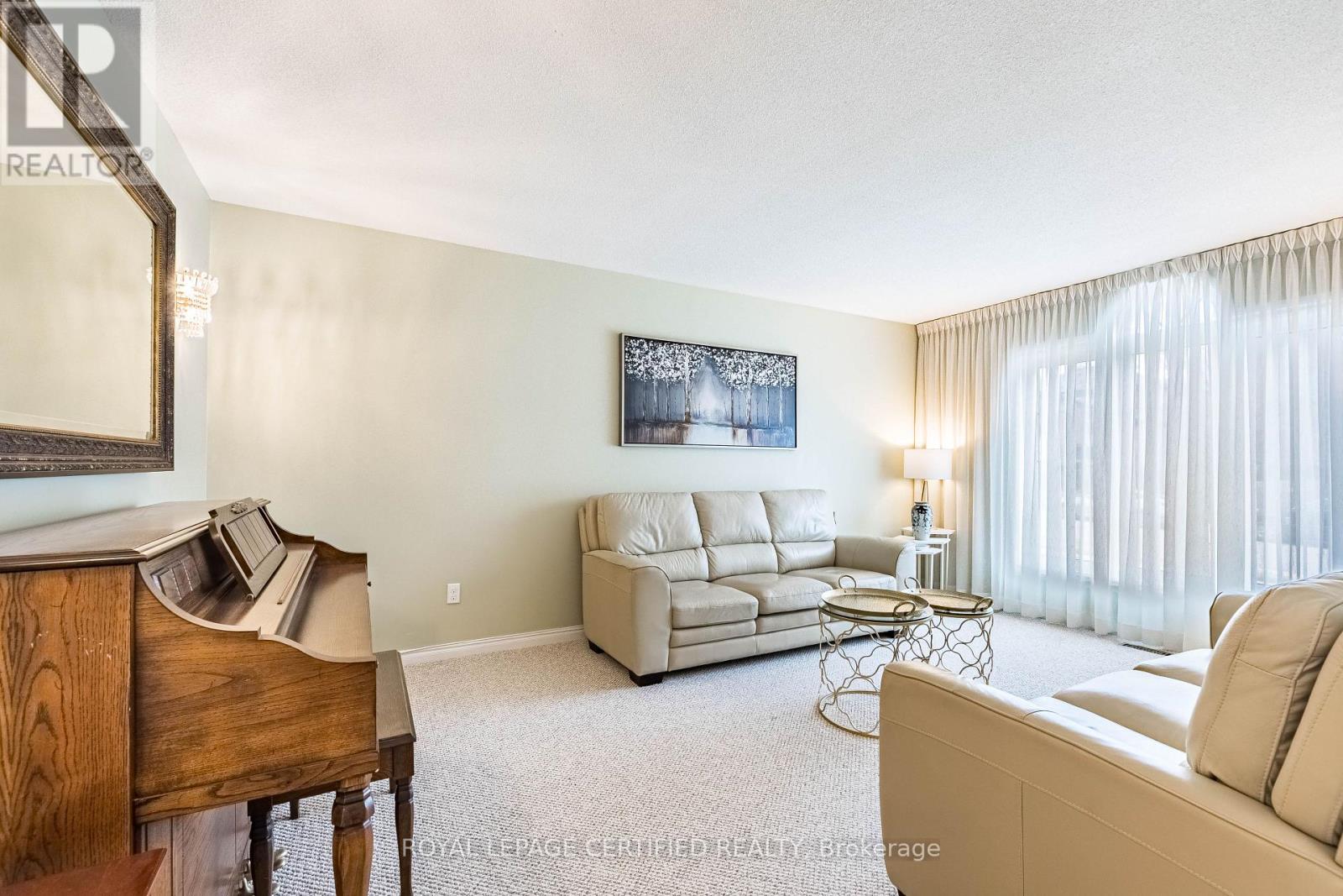48 Fernbrook Crescent, Brampton, Ontario  L6Z 3P1 - Photo 6 - W12940910