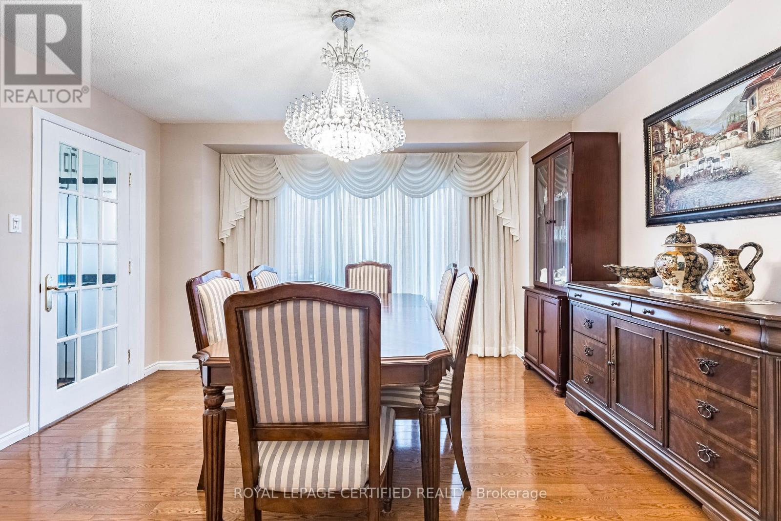 48 Fernbrook Crescent, Brampton, Ontario  L6Z 3P1 - Photo 9 - W12940910