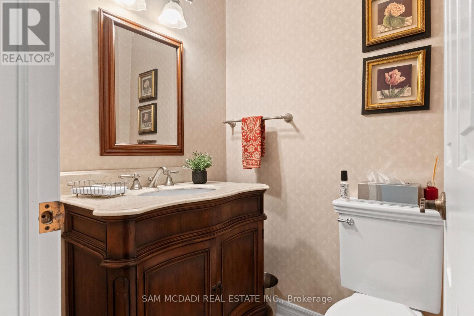 1653 Sherwood Forrest Circle, Mississauga, Ontario  L5K 2G8 - Photo 20 - W12940960