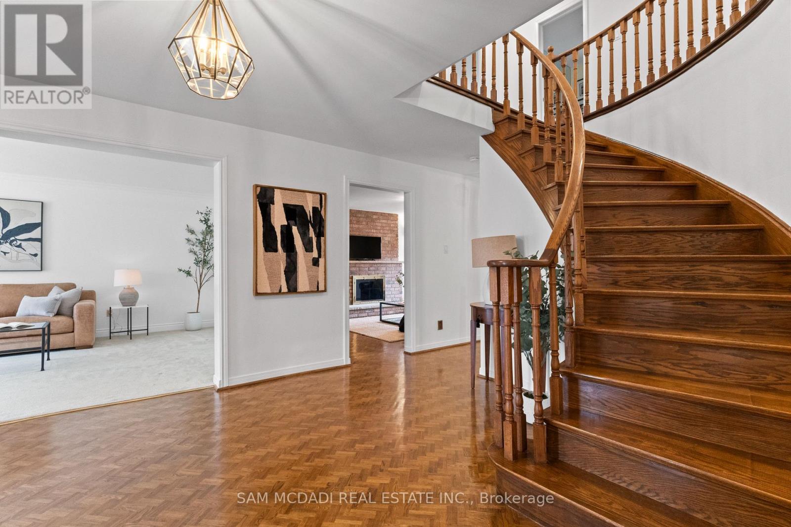 1653 Sherwood Forrest Circle, Mississauga, Ontario  L5K 2G8 - Photo 21 - W12940960