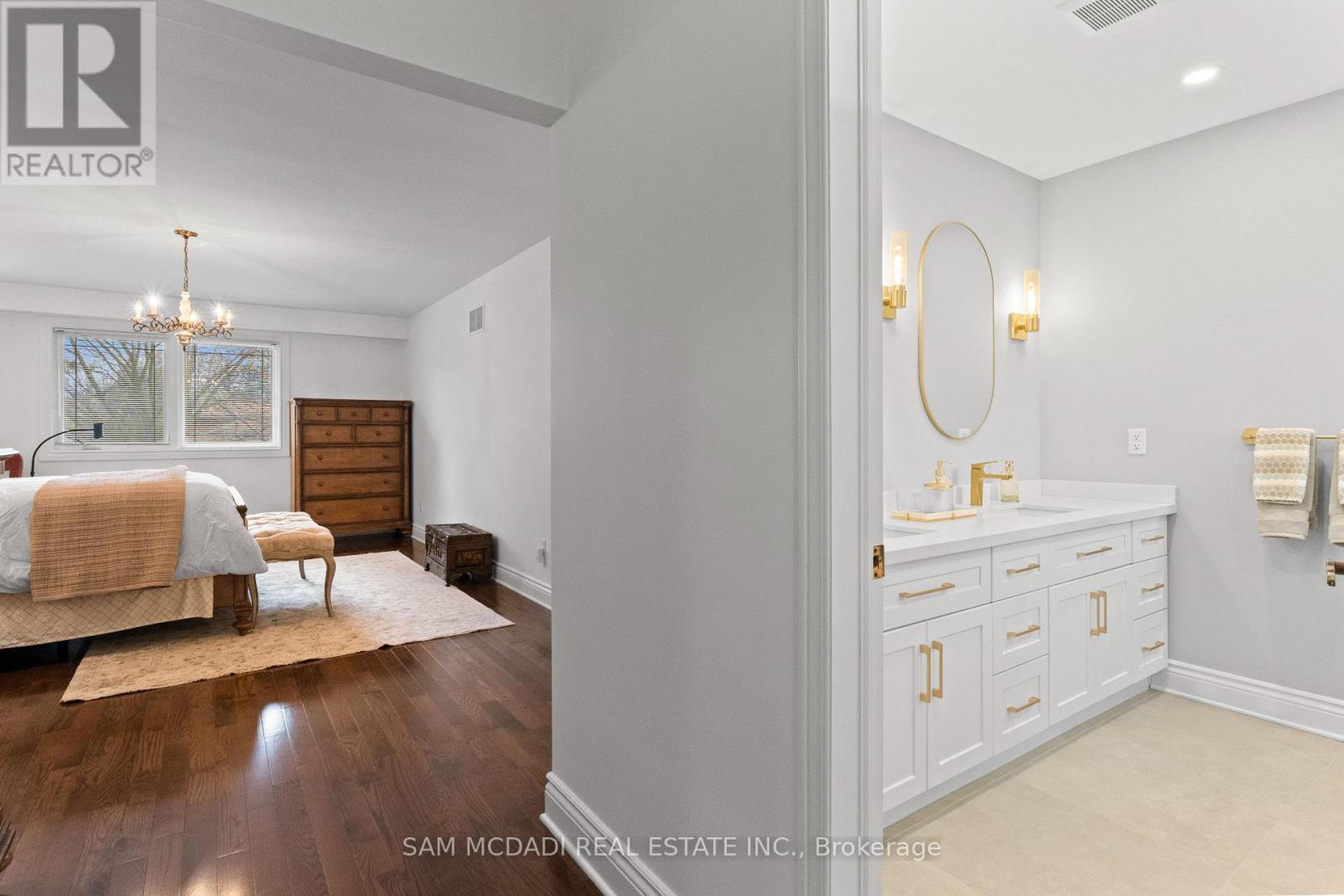 1653 Sherwood Forrest Circle, Mississauga, Ontario  L5K 2G8 - Photo 24 - W12940960