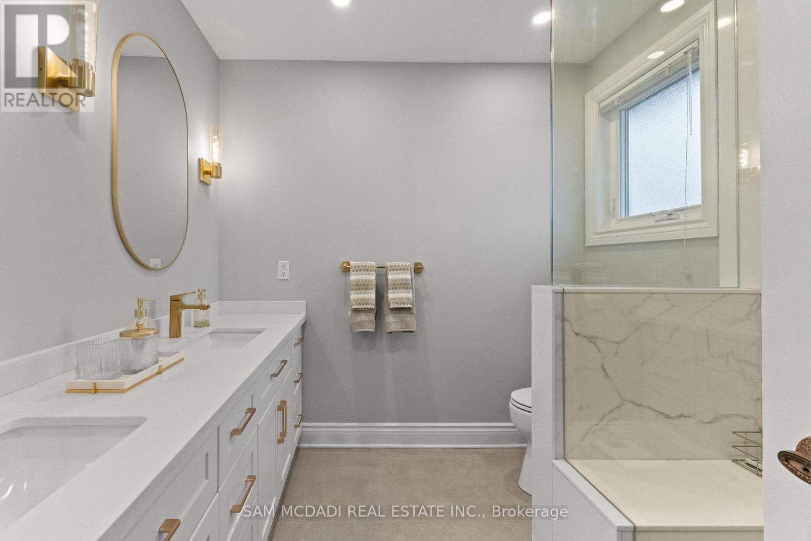 1653 Sherwood Forrest Circle, Mississauga, Ontario  L5K 2G8 - Photo 25 - W12940960