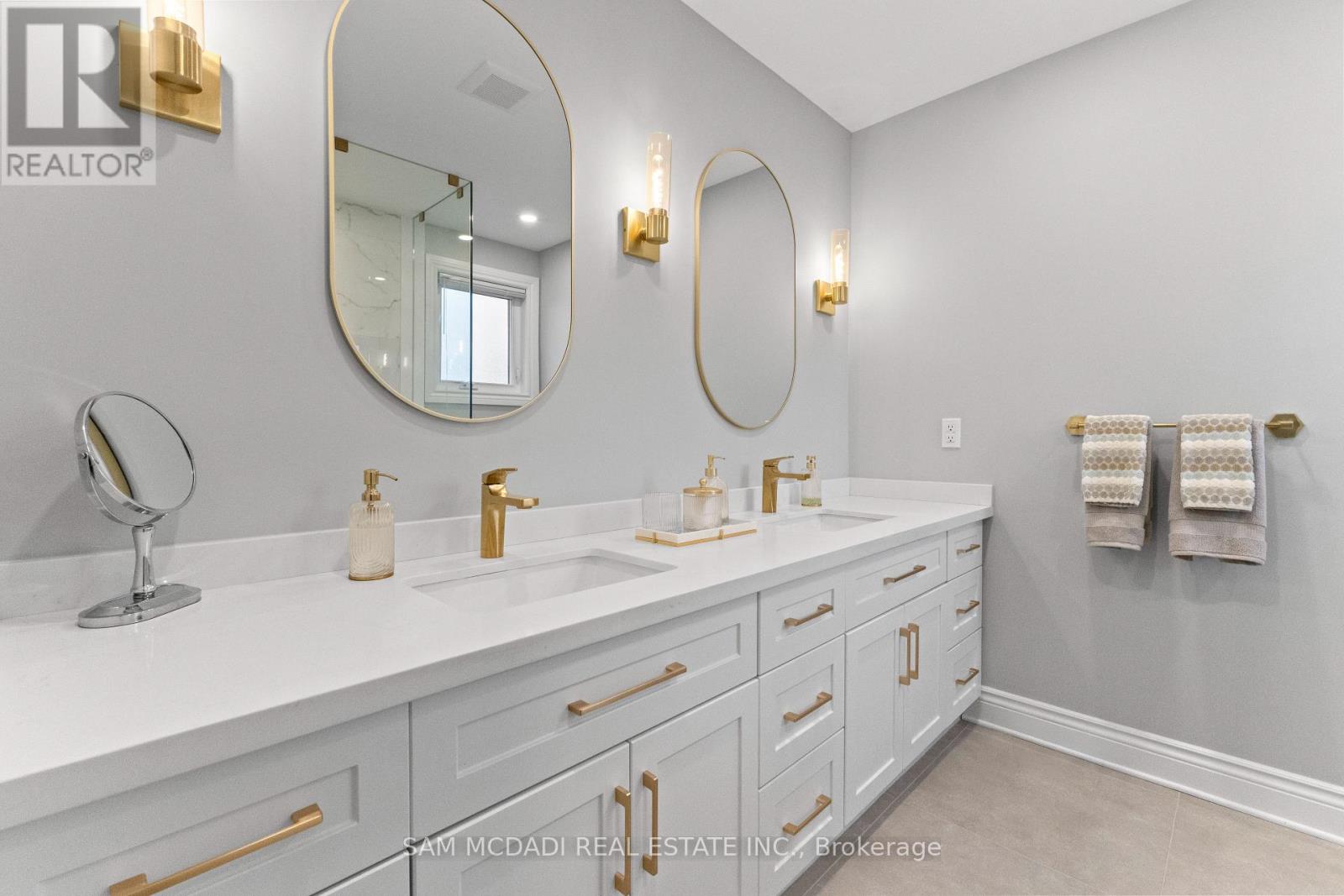 1653 Sherwood Forrest Circle, Mississauga, Ontario  L5K 2G8 - Photo 26 - W12940960