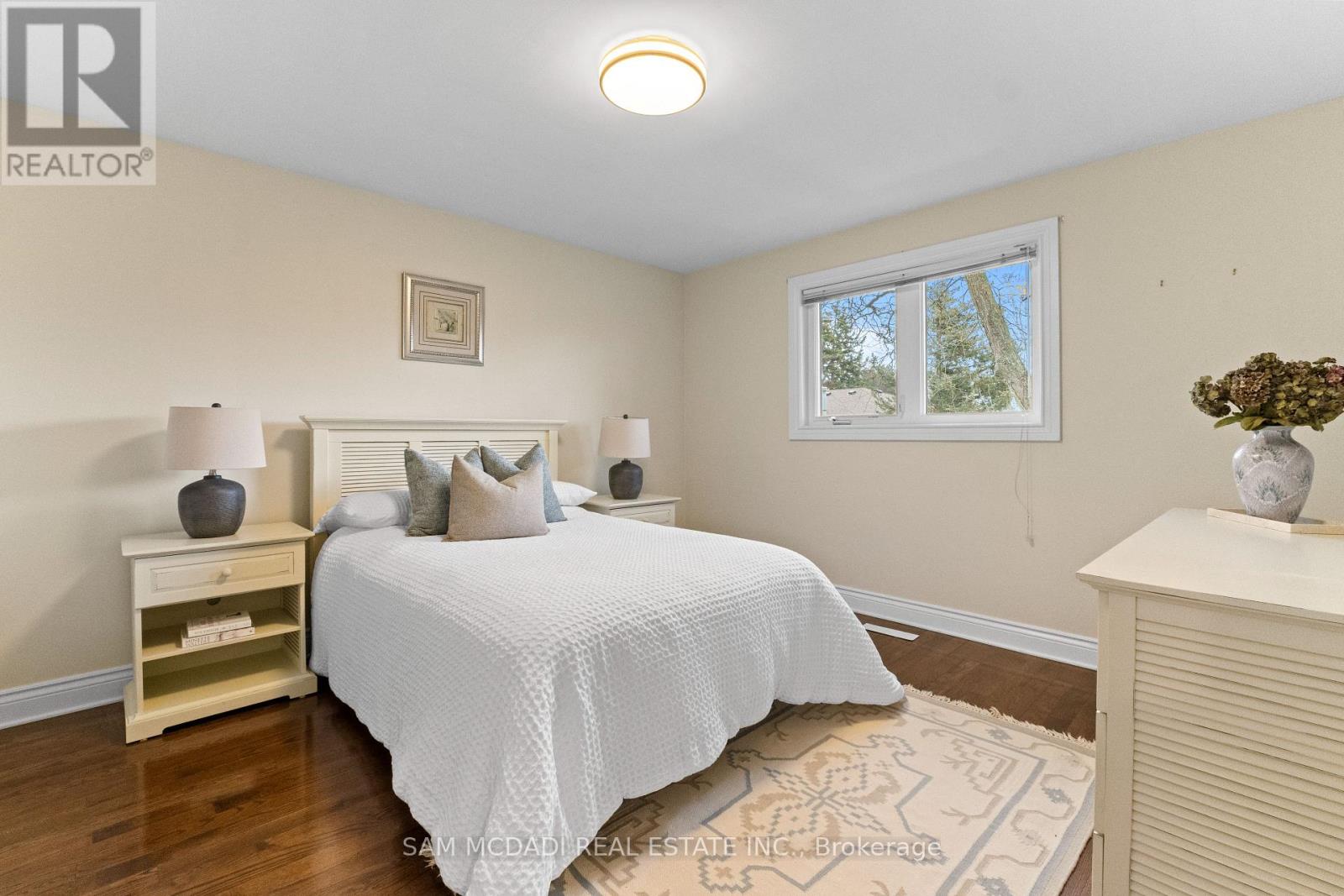 1653 Sherwood Forrest Circle, Mississauga, Ontario  L5K 2G8 - Photo 28 - W12940960