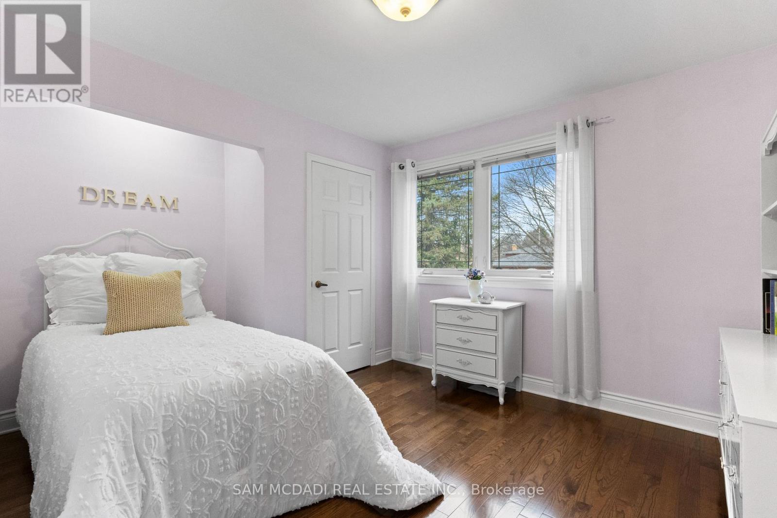 1653 Sherwood Forrest Circle, Mississauga, Ontario  L5K 2G8 - Photo 32 - W12940960