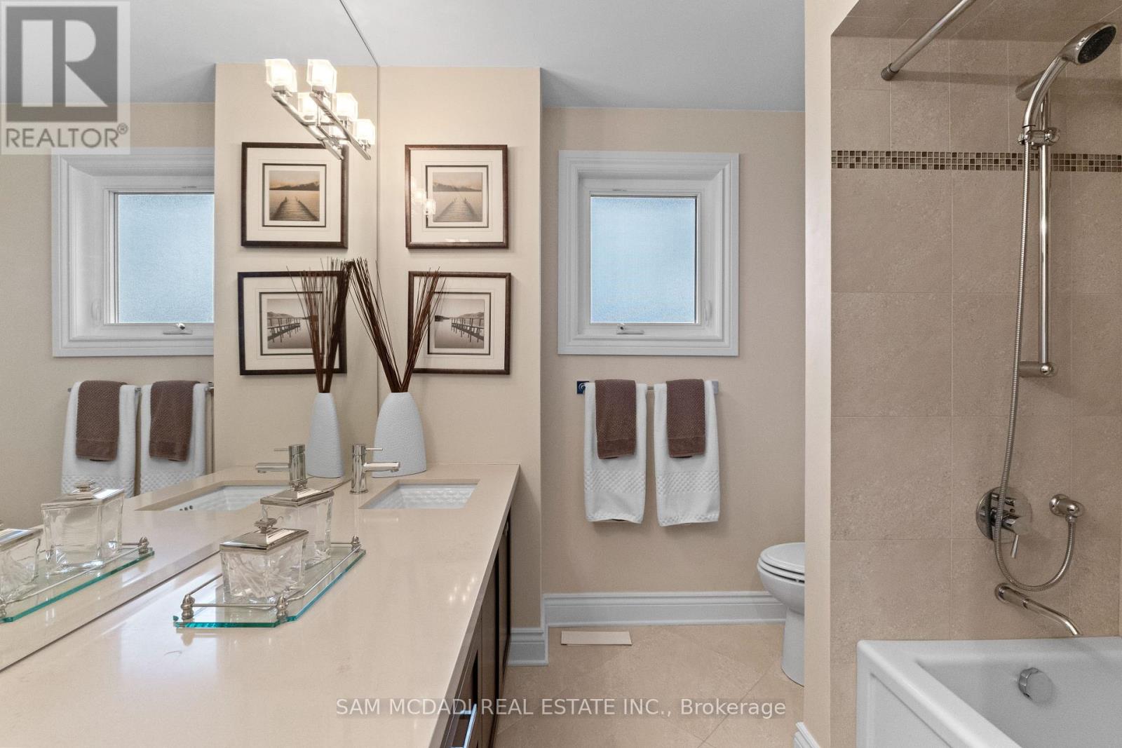 1653 Sherwood Forrest Circle, Mississauga, Ontario  L5K 2G8 - Photo 34 - W12940960