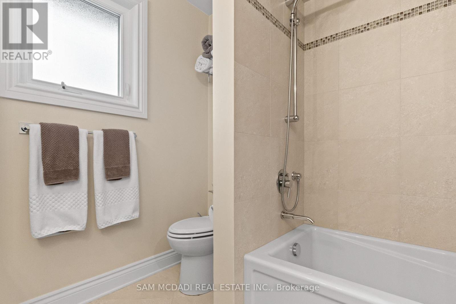 1653 Sherwood Forrest Circle, Mississauga, Ontario  L5K 2G8 - Photo 35 - W12940960