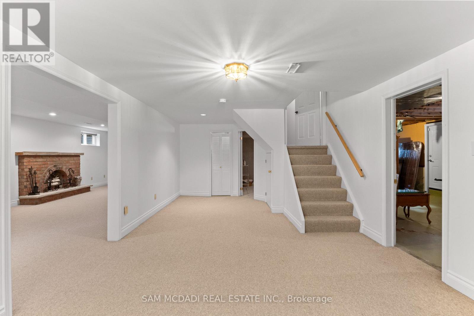 1653 Sherwood Forrest Circle, Mississauga, Ontario  L5K 2G8 - Photo 38 - W12940960