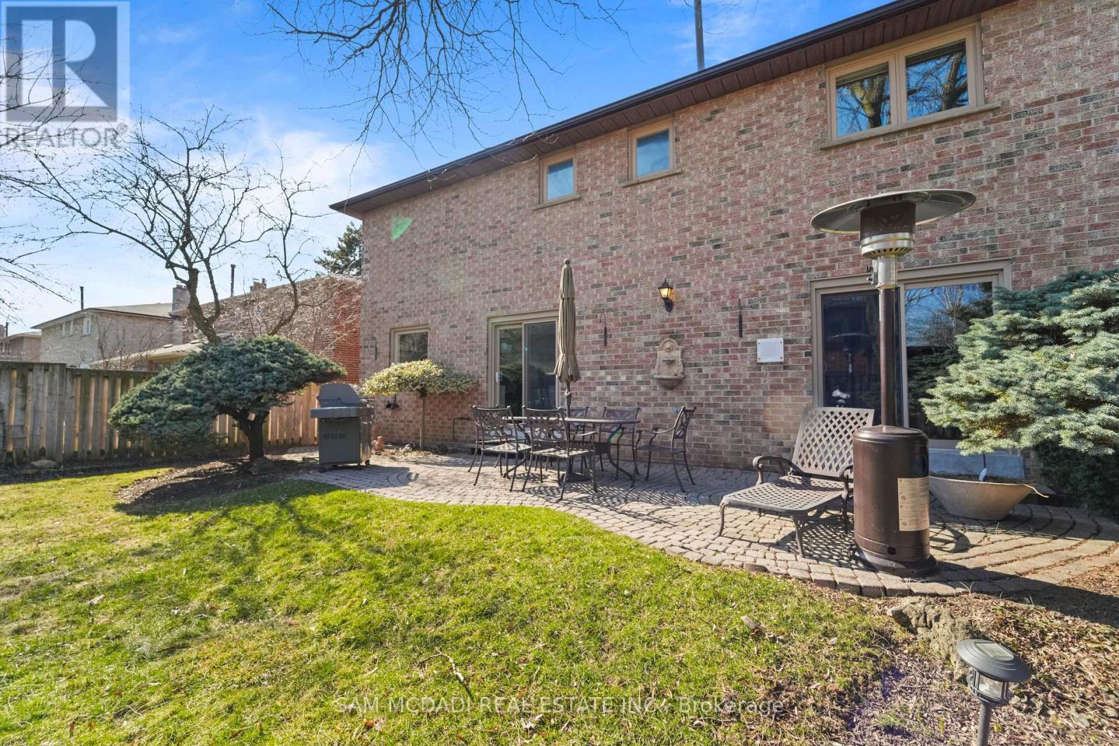 1653 Sherwood Forrest Circle, Mississauga, Ontario  L5K 2G8 - Photo 43 - W12940960