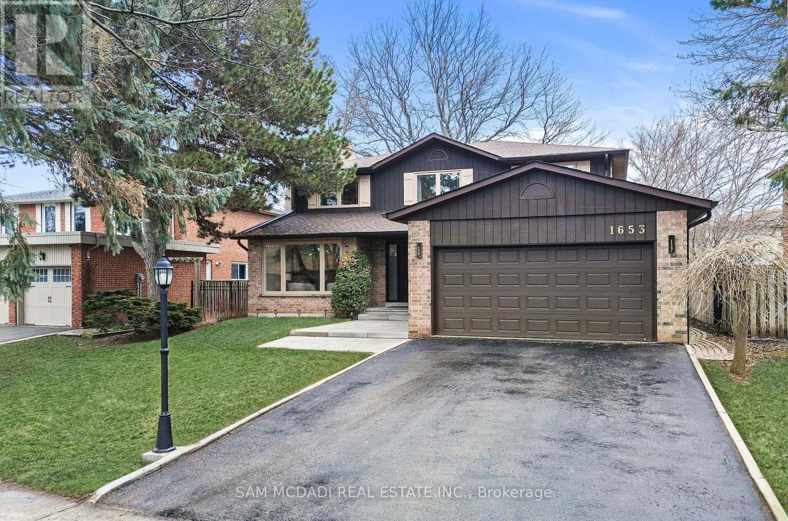1653 Sherwood Forrest Circle, Mississauga, Ontario  L5K 2G8 - Photo 47 - W12940960