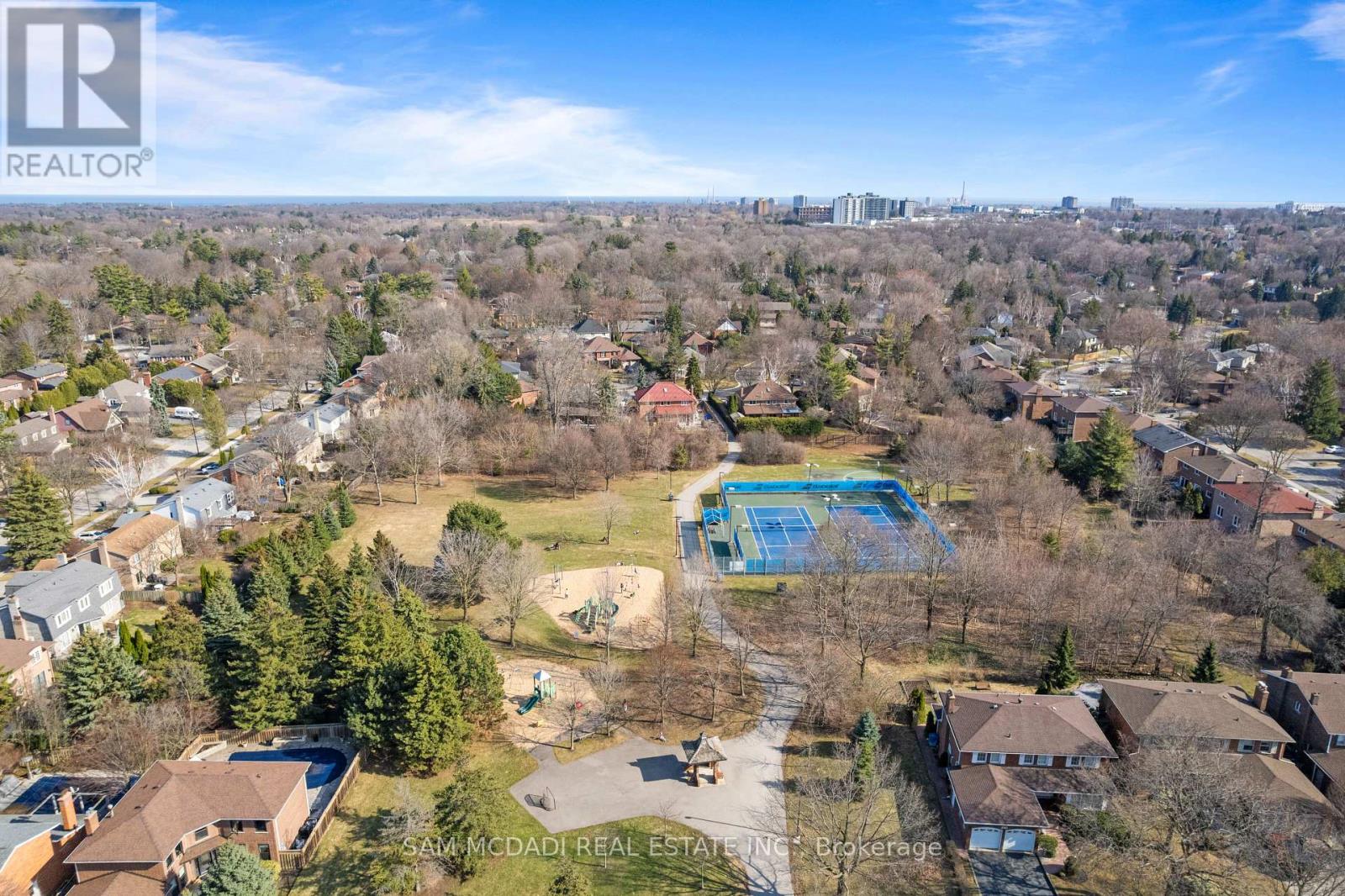 1653 Sherwood Forrest Circle, Mississauga, Ontario  L5K 2G8 - Photo 49 - W12940960